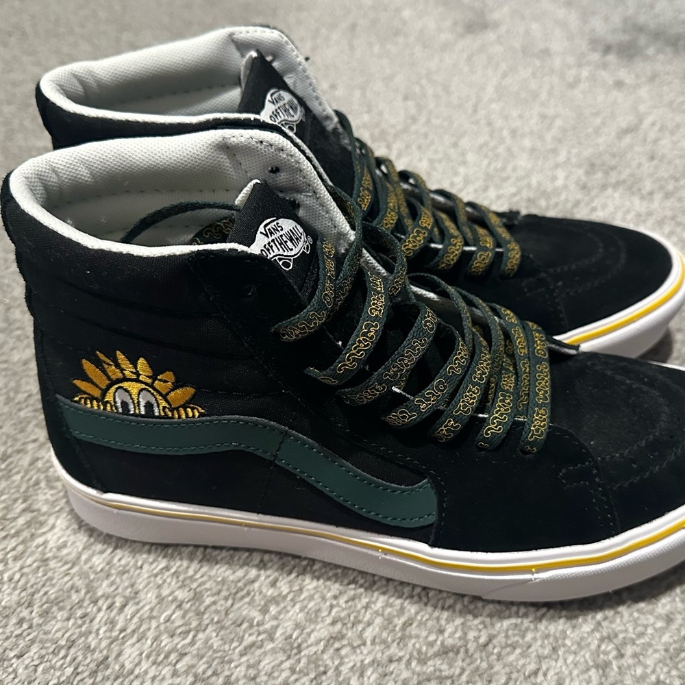 Sk8-Hi Vans Black High-Top Sneakers with Sunflower Design